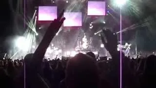 Fall Out Boy - Save Rock & Roll + We Are The Champions Live (MONUMENTOUR)