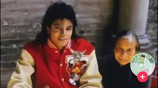 7.11.23 Michael Jackson impersonator dances on the streets