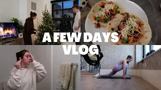 DAYS IN MY LIFE: decorating for christmas, black friday haul, + homemade vegan pizza!