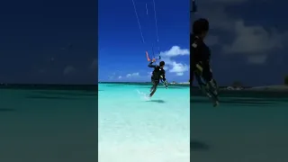 How to walk on water 😱 🤩  Kitesurfing is awesome! #jesuswalk