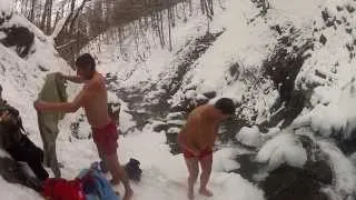 Зимнее купание под водопадом Шепот =)