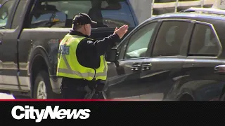 Spotting police directing traffic instead of traffic agents