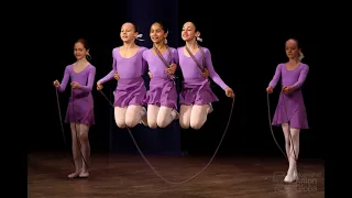 "Танец со скакалками", ансамбль "Школьные годы". "Dance with skipping ropes", ens. "School years".