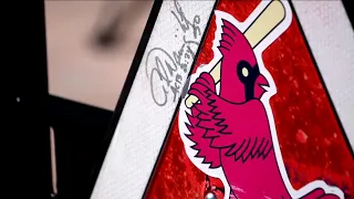 Cardinals pitcher Adam Wainwright surprises Juno Beach couple by autographing golf cart
