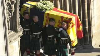 Queen's coffin leaves cathedral in Edinburgh for flight back to London | AFP