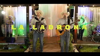 Grupo Frontera - La Ladrona (En Vivo)