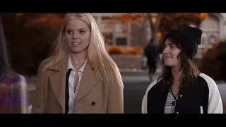 The sex lives of college girls: season 2/ kiss sceen-(Renee rapp and ally loannides)