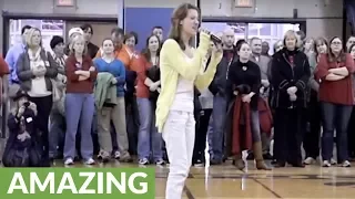 Girl crushes Beyonce song during school pep-rally