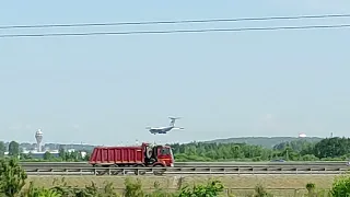 Самолёт Ил-76 идёт на посадку на а/п Пулково, г. Санкт-Петербург, 20.06.2023г. (4K UHD)