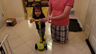 COOGHI Kids Scooter - LED Light Up 3-Wheeled, Lean-to-Steer Foldable Assembly setup and Installation