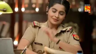 madam sir pushpa singh ne di karishma singh ko gali