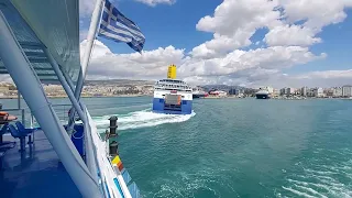 Εντυπωσιακή μανούβρα του Blue Star Myconos στο λιμάνι του Πειραιά! (Πάνω στο πλοίο Posidon Hellas!)