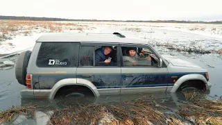 ПАЦАНЫ НА ПАДЖЕРО ДОЛБЯТ НА ВСЕ БАБКИ, А ДЖИП ПОРВАЛСЯ