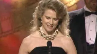 Candice Bergen Wins Best Actress TV Series - Golden Globes 1989