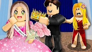 POPULAR Girl HATED Me So I Became PROM QUEEN! (Roblox)