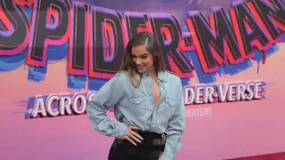 Hailee Steinfeld looked so beautiful at the premiere of "Spider-Man" Across The Spider Verse