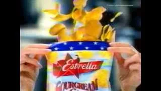 Реклама Чипсы Estrella на лавочке