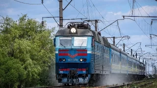 ЧС8-076 з двугрупним пасажирським поїздом  № 68/768 Варшава - Ковель - Київ