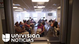 Juez federal bloquea el plan de USCIS para aumentar las tarifas de los trámites migratorios