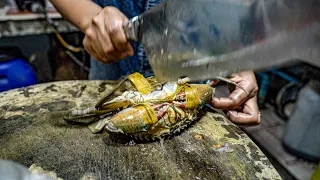 Fresh Fried Blue Crab│Cambodia Kep Crab Market│Cambodia Food