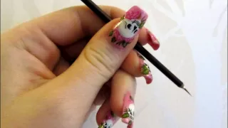 How to Paint Your Opposite Hand Nails in Nail Art