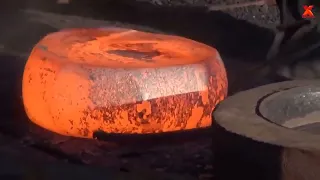 Dangerous Giant Heavy Duty Hammer Forging Process, Excellent Workers' Skill In Steel Forging