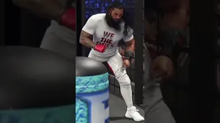 ROMAN REIGNS HITS SPEAR TO THE ROCK ELIMINATION CHAMBER WWE 2K24 #romanreigns #shorts #failgame