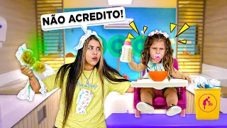 LAYRA DESMAIOU COMENDO UM DOCE ESTRANHO E VIROU UMA BEBÊ!