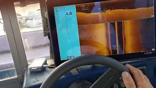 Lowrance HDS 16 Live     Поинт-1,проход над точкой...