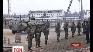 Озброєні окупанти "відрізали" українських вояк від харчів і близьких