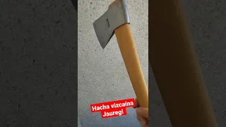 Hacha vizcaína Jauregi, producto español de muy buena calidad! ❤️