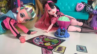 Check out this AMAZING Monster High playset!! MONSTER HIGH GENERATION 3 STUDENT LOUNGE PLAYSET