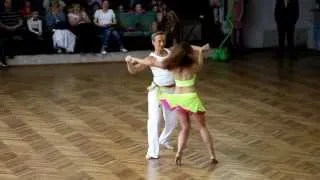 Lambada красиво танцуют:-)