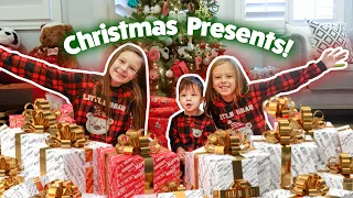 The Johnson Fam 2021 Christmas Morning Special! (Opening Presents)