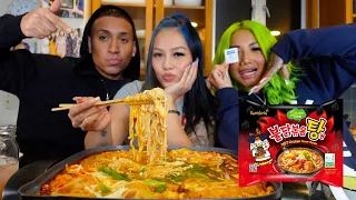 I made them my SPICY CHEESY NOODLES!🔥