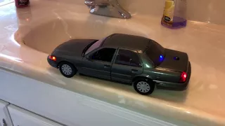 1/18 police car undercover unit