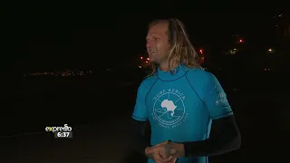 Carl Wastie gets a surfing lesson live from Glen Beach in Glencairn!