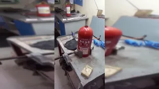 Зарядка порошкового огнетушителя. & Powder extinguisher charging.