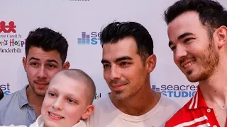 Jonasbrothers visit at Vanderbilt Children Hospital in Nashville today