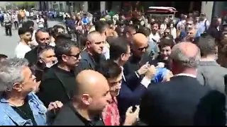 Ekrem İmamoğlu'na Taksim İstiklal Caddesi'nde yoğun ilgi!