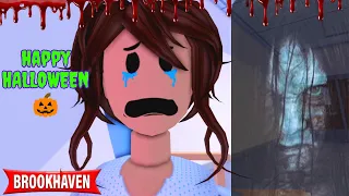 😱 POR ESTA RAZÓN NO te QUEDES SOLO en CASA en HALLOWEEN | Mini película con voz real | ROBLOX