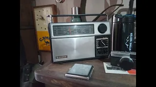 Rádio SANYO RP 8351 (FM, MW,  SW1 e SW2)