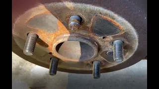 Broken Wheel Stud (2004 Toyota Sienna)