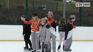 Wielkie otwarcie ferii na opatowskim lodowisku. Teatr, animacje, pokaz ognia