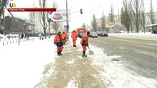 В первый же день зимы Киев засыпало снегом