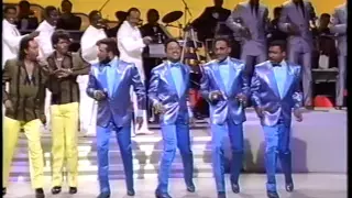 Medley Hits - Temptations & Four Tops | Motown Returns To The Apollo | 1985