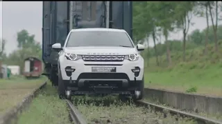 Land Rover Discovery pulls 100 tons of train. Must watch