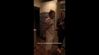 2018 03 15 Amber Heard speaking Spanish in her kitchen.