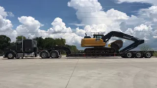 Hauling John Deere excavator, Heavy haul trucking | loud pipes & JAKE BRAKE