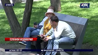 «Мама, я попала в аварию»: аферисты все чаще звонят пожилым людям от имени их близких